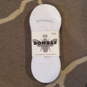 4 pack of no show socks from the brand bombas!